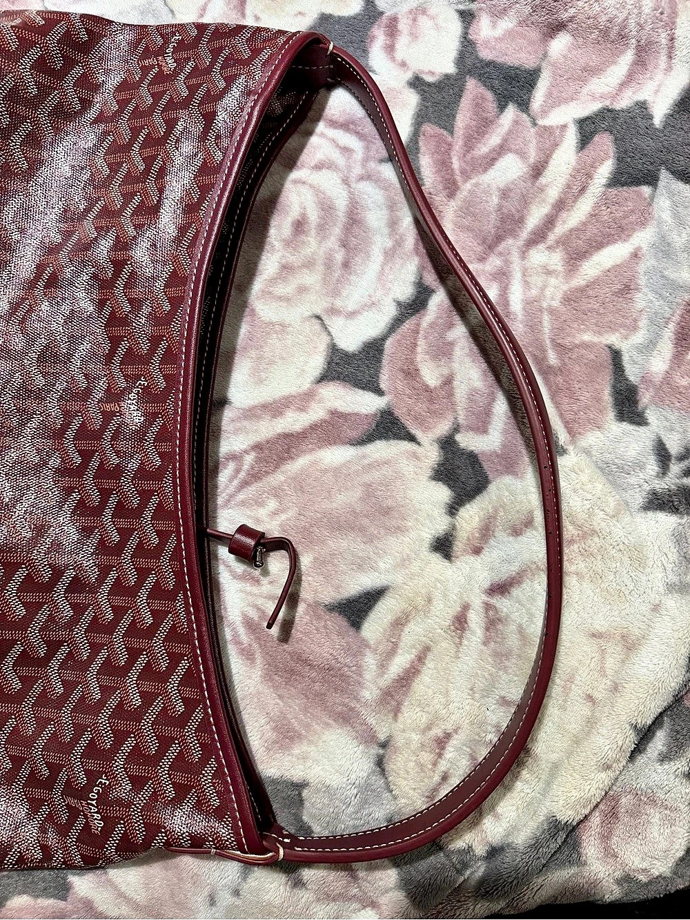 Goyard Bohemian Hobo Bag in Burgundy - Picture 11 of 11